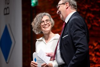 Bayerischer Buchpreis 2025: Judith Heitkamp (l.) und Klaus Füreder (r.)